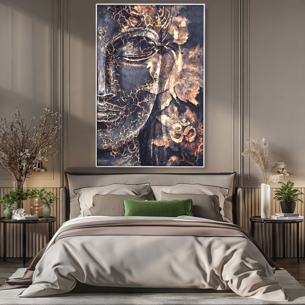 Tablou canvas cu tablou canvas cu chipul lui buddha, in rama de aluminiu argintiu, pe perete intr-un dormitor